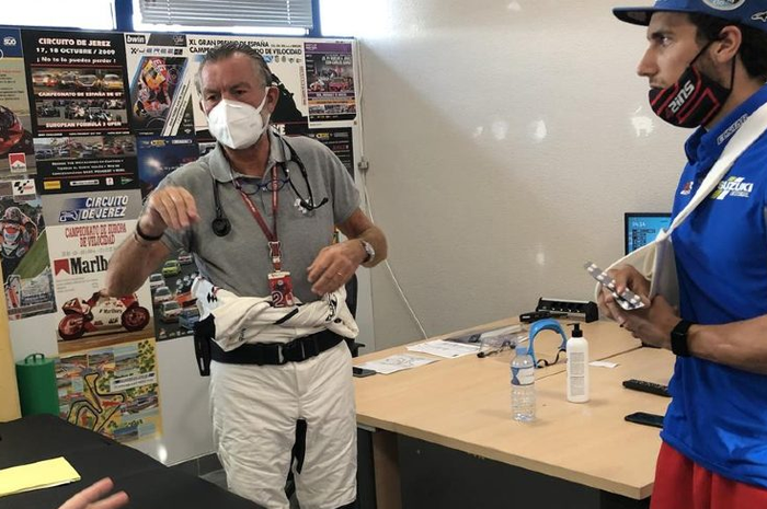 Pembalap tim Suzuki Ecstar, Alex Rins masih berpacu dengan waktu untuk mengikuti terapi untuk mengejar MotoGP Andalusia 2020 akhir minggu ini.