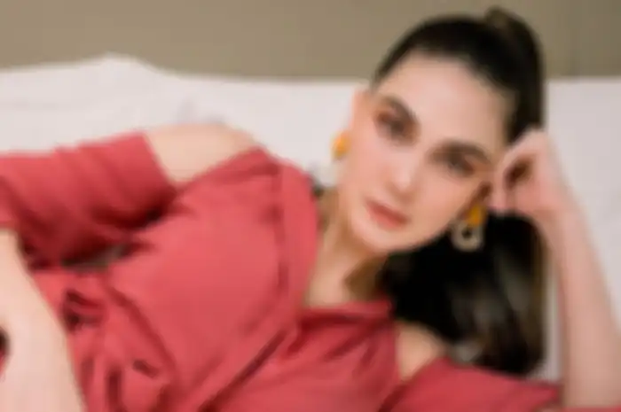 Luna Maya.