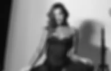 Subhanallah, Biasa Tampil Seksi, Anya Geraldine Bikin Pangling Saat Pakai Hijab, Gamis Macan Tutul Bikin Netizen Salah Fokus