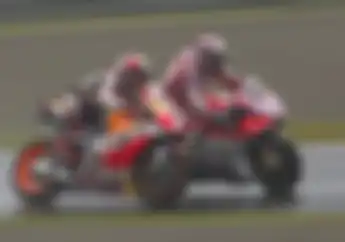 Rem Karbon MotoGP Enggak Bisa Buat Wet Race? Siapa Bilang , Nih Bukti Videonya..