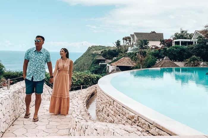 Foto Gisel tanpa Wijin membuat netizen kembali bergunjing. Gisel jarang mengekspose kemesraannya dengan Wijin usai heboh video syur.