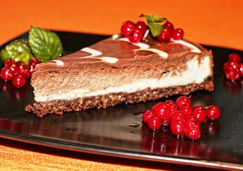 Hindari 5 Jenis Makanan Ini Saat Sahur dan Buka Puasa Ramadan 2025 Jika Tidak Ingin Kegemukan