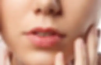 Bibir Pecah-pecah Memasuki Musim Panas Ekstrem? Berikut 8 Cara Mengatasinya