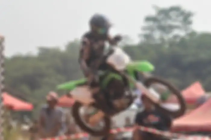 Pembalap binaan IMI Korwil Tangerang Selatan, Ardiansyah memborong juara di balap grasstrack Bodisa Championship Seri 2.