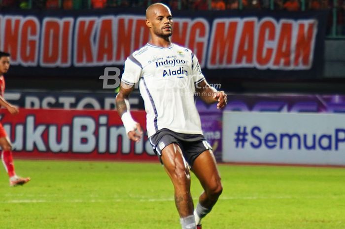 Pemain Persib Bandung, David Da Silva dilaga Derby Persija Jakarta vs Persib Bandung yang berlangsung di Stadion Patriot Chandrabhaga.