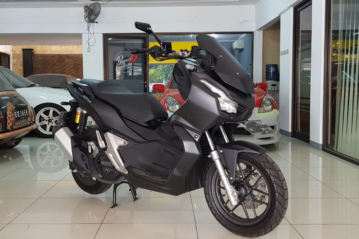 Ilustrasi motor dengan warna cat doff. Jangan salah cairan saat poles bodi motor dengan warna cat doff, efeknya bisa fatal bro!