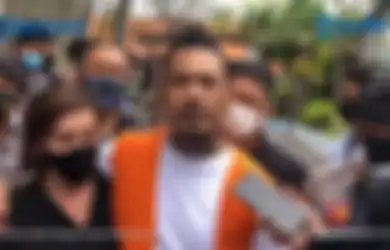 Kembali Jalani Sidang Lanjutan Usai 2 Kali Kena Skors, Jerinx Singgung Soal Kacung WHO Hingga Pertanyakan Salahnya ke Majelis Hakim: Apa Saya Berpotensi Membubarkan IDI?