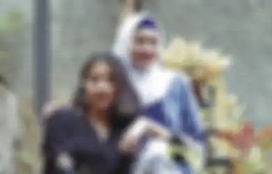 5 OOTD Siti Adira, Anak Ikke Nurjanah Tampil Kece Pakai Celana Jeans!