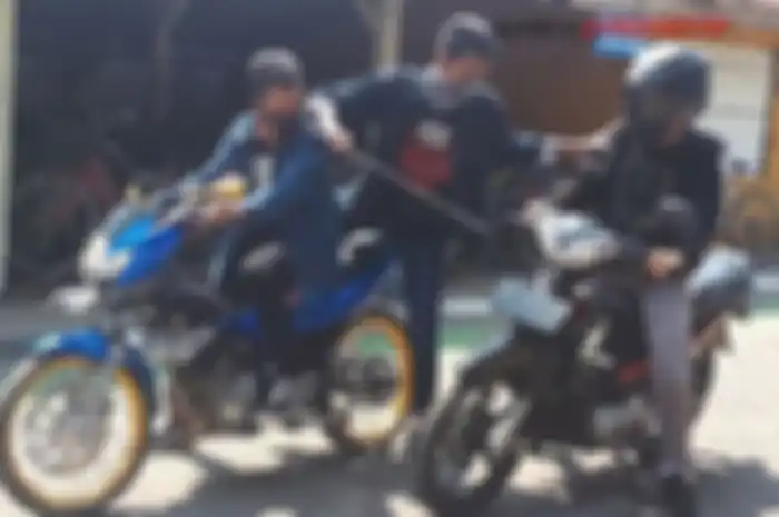Ilustrasi begal/ rampok motor.