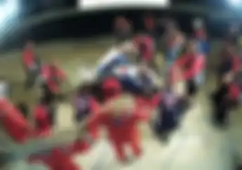 Mekanik Balap Memang Hebat, Ganti Roda Cuma Butuh Waktu 9 Detik