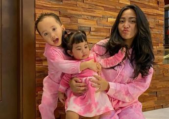 Jadi Single Parent, Rachel Vennya Ngaku Nggak Pernah Memakaikan Bedak Bayi Pada Kedua Anaknya, Ternyata Ini Bahayanya untuk Si Kecil!