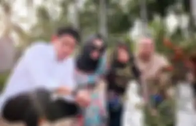 Bak Petir di Siang Bolong, Ifan Seventeen Bawa Kabar Duka hingga Unggah Foto di Atas Makam, Kepergian Sahabat dalam Kecelakaan Tragis Buat Suami Citra Monica Sedih!
