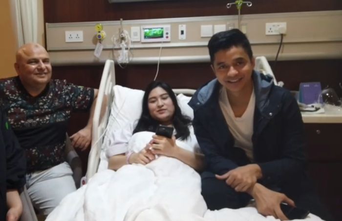 Angbeen Rishi melahirkan anaknya di momen tahun baru 2021.