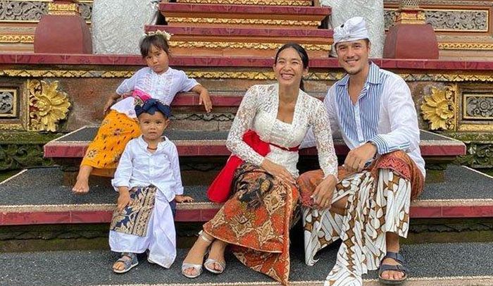 Keluarga Happy Salma