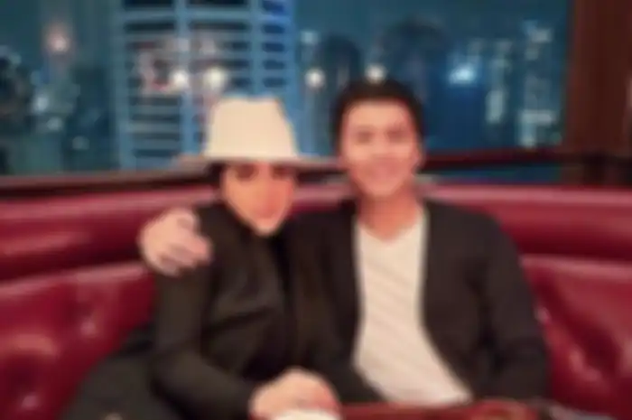 Syahrini dan Reino Barack