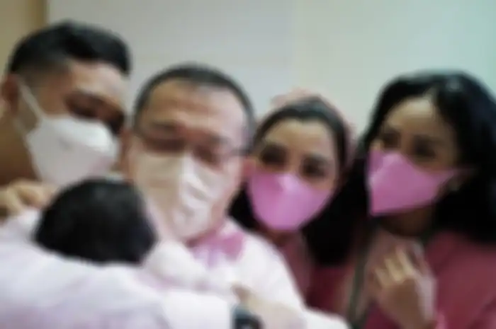 Azriel, Anang Ashanty dan Krisdayanti sambut anak dari Aurel dan Atta 