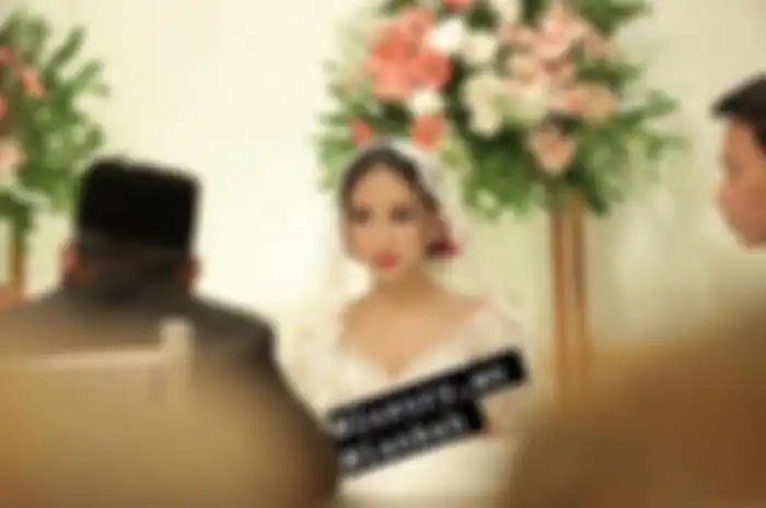 Bella Luna saat menikah dengan Nana