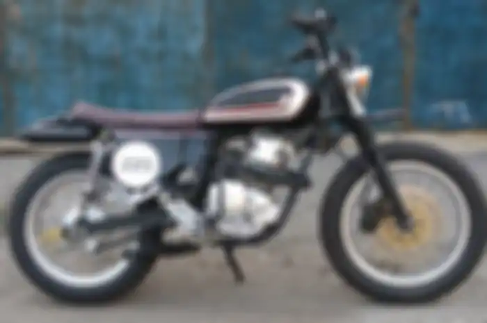 Yamaha Scorpio Z ala vintage tracker siap melabas jalanan.