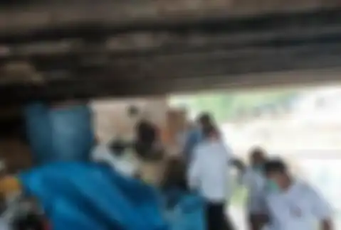 Risma Blusukan Temukan Keluarga di Bawah Fly Over, Pemkot Jakpus: Sudah Lama Itu