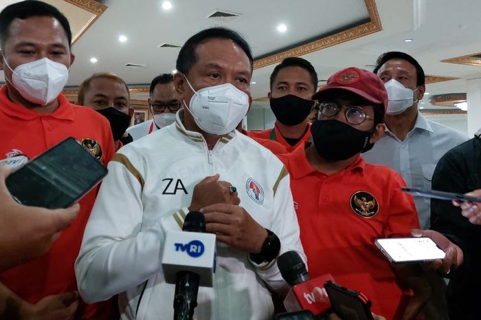 Menpora, Zainudin Amali saat wawancara bersama awak media seusai menerima kunjungan timnas Perkumpulan Sepak Bola Amputasi Indonesia (PSAI), di Auditorium Kemenpora, Jakarta, Kamis (17/3/2022).