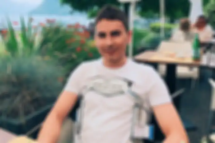 Jorge Lorenzo mengenang penopang dari logam agar cedera tulang belakangnya tidak geser