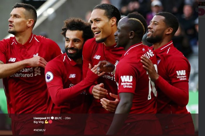 Para pemain Liverpool merayakan gol Virgil van Dijk saat menghadapi Newcastle di Stadion St James Park, Minggu (5/5/2019) dini hari WIB.