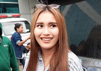 Beri Betrand Peto Pelukan Hangat Selayaknya  Anak Sendiri, Ayu Ting Ting Ucapkan Selamat  Ulang Tahun: Semoga Apa yang Diinginkan  Terwujud ya Nak!