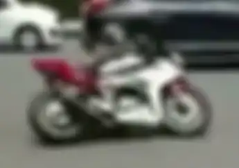 Pengendara Honda CBR150R Niatnya Mau Pamer Eh Malah Nyusruk Saat Cornering di Daerah Monas