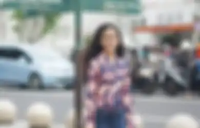 Gaya Kasual Pakai Kebaya ala Anak Ramzi, Asila Maisa. Kece Maksimal!