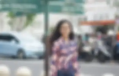 Gaya Kasual Pakai Kebaya ala Anak Ramzi, Asila Maisa. Kece Maksimal!