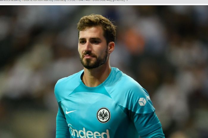 Penjaga gawang Eintracht Frankfurt, Kevin Trapp.