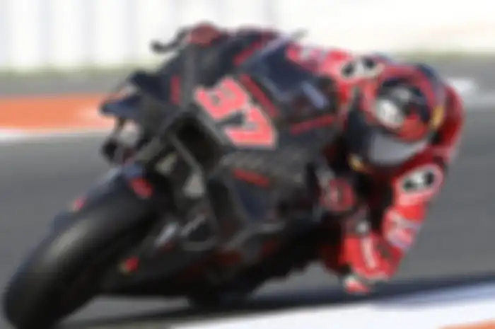 Salah satu pembalap yang ikut tes shakedown MotoGP adalah pembalap rookie, tahun ini hanya Augusto Fernandez si pembalap debutan. 