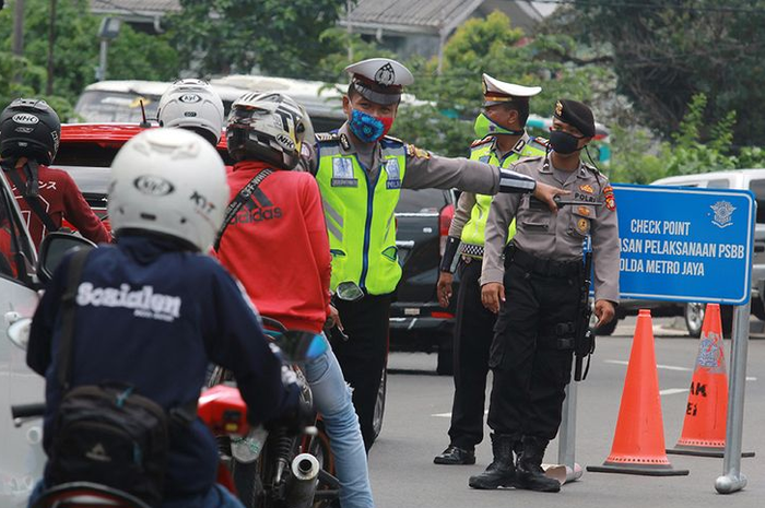 Ilustrasi Checkpoint PSBB. Kasus Positif Corona di Kota Ini Malah Melonjak saat Diberlakukan PSBB