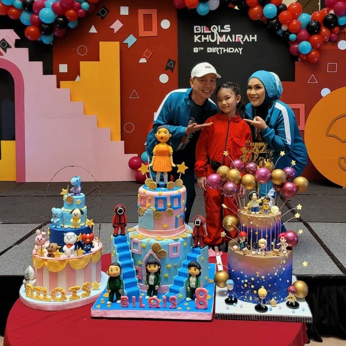 Umi Kalsum dan Ayah Rozak di acara ultah Bilqis anak Ayu Ting Ting