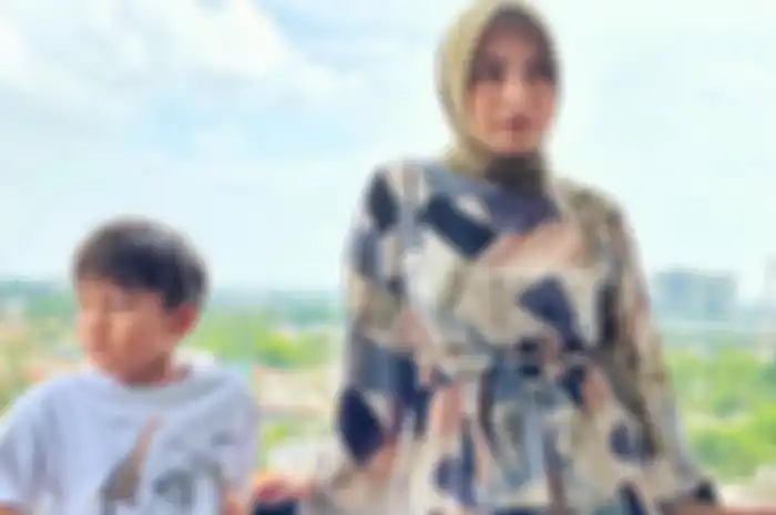 Kebersamaan Nathalie Holscher dan putra bungsu Sule, Ferdi
