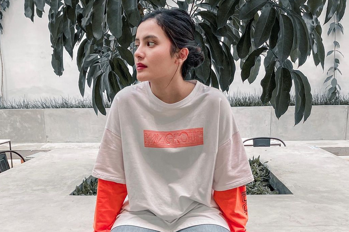 Tips styling kaos polos oversize