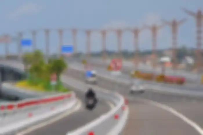 Hore tahun 2023 ini semua pemotor bisa bebas masuk jalan tol cukup bayar Rp 5.000 di Tol Bali-Mandara.