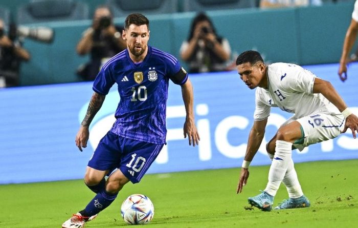 Lionel Messi dalam laga uji coba Argentina vs Honduras di Florida, Sabtu (24/9/2022).