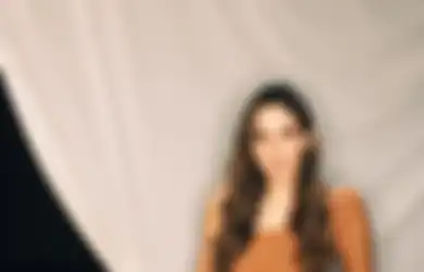 Selalu Dipuji karena Parasnya yang Cantik, Nia Ramadhani Malah Dibilang Kebanting Foto Bareng Sosok Ini