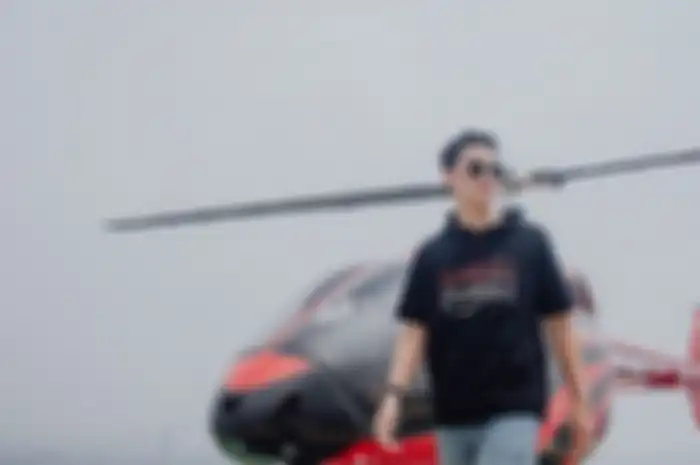 Daniel Mananta diisukan netizen pindah agama setelah membuat podcast bareng Ustad Abdul Somad, dikenal sebagai ikon Honda Vario.