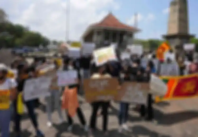 Sri Lanka Bangkrut: Setelah Kehabisan Bensin hingga Ratusan Ribu Warga Antre Berjam-jam di SPBU, Kini Minta Diskon Minyak Rusia