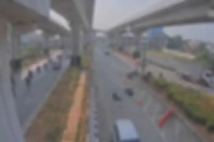 Tangkapan layar CCTV kecelakaan di Cakung. Begini kata bikers komunitas motor soal kasus mobil lindas pemotor di Cakung hingga tutup usia.