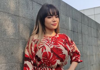 Celana Dalam Bekas Dinar Candy Laku Rp 50 Juta, Netizen: Buat Apa, Festish?