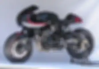 Ganteng Maksimal, Motor Suzuki GSX 400 Dimodif  Bergaya Cafe Racer