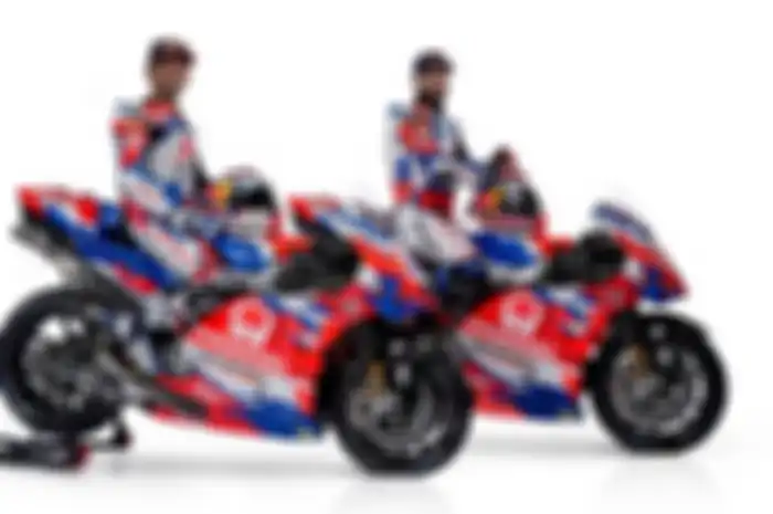 Dua pembalap  tim Pramac Racing Ducati, Johann Zarco (kanan), dan Jorge Martin (kiri) bakal helm khusus di MotoGP Indonesia