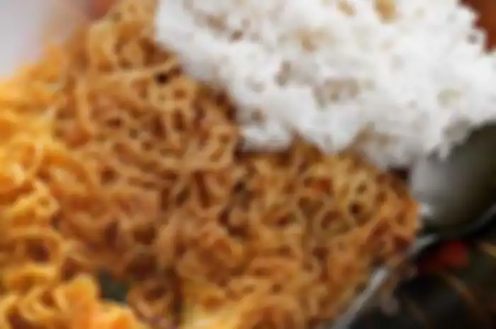 Jangan Lagi Makan Nasi dengan Mie Instan, Bisa Tingkatkan Risiko Diabetes