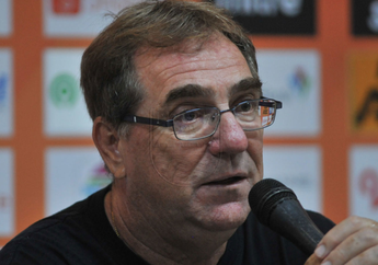 Tak Kunjung Datang, Robert Rene Alberts Ungkap Keberadaan Pemain Asing Baru Persib