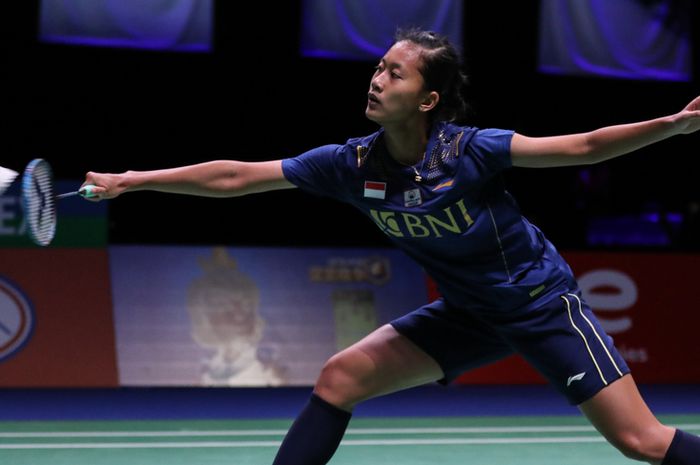 Pebulu tangkis tunggal putri Indonesia, Putri Kusuma Wardani, pada partai kedua Grup C Sudirman Cup 2021 melawan Denmark di Energia Areena, Vantaa, Finlandia, Rabu (29/9/2021). 