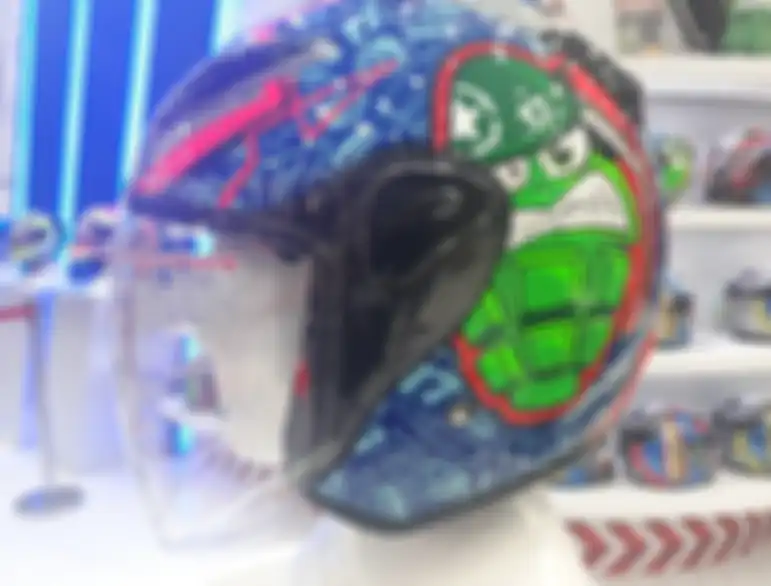 NHK R6, model termurah replika helm Karel Abraham