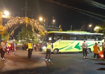 Malam Resepsi Pernikahan Kaesang Pangarep dan Erina Gudono dan Panggung Hiburan Segera Digelar, Shuttle Bus Mulai Memasuki Pura Mangkunegaran!